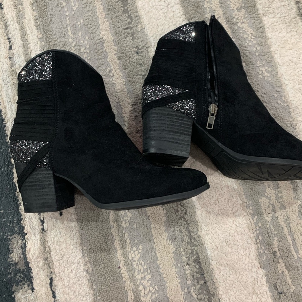 Boutique 8.5 black glitter heeled boots